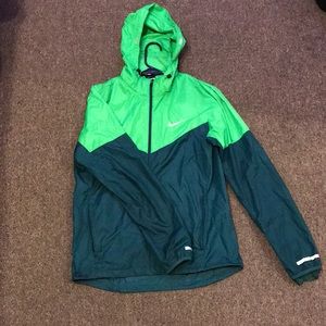 Nike Running Two-Tone Green Windbreaker